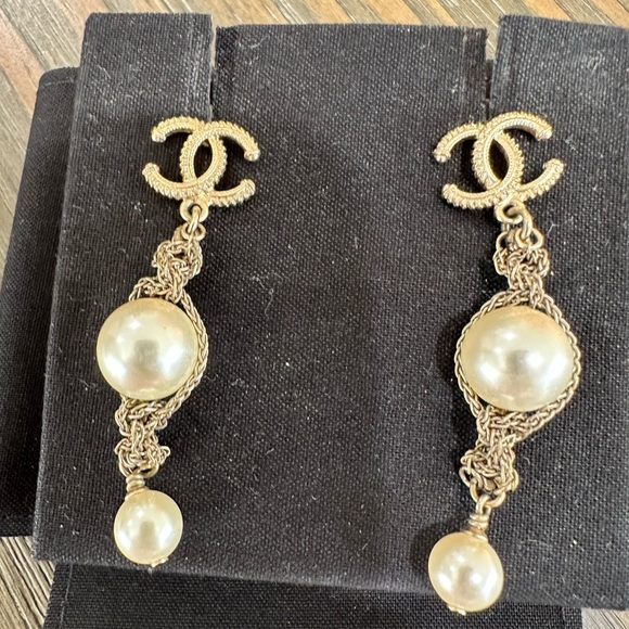 Chanel dangling earrings - Picture 9 of 12